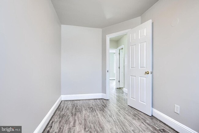 Building Photo - Well-Located 3BR Row Home Close to Johns Hopkins & Bayview