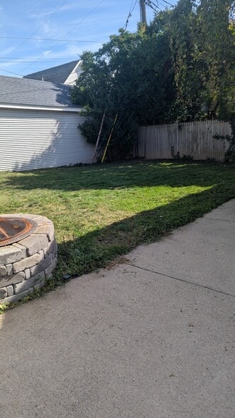 Building Photo - 213 Virginia St