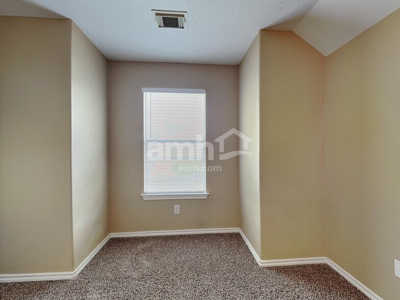 Building Photo - 12227 Lavon Dr