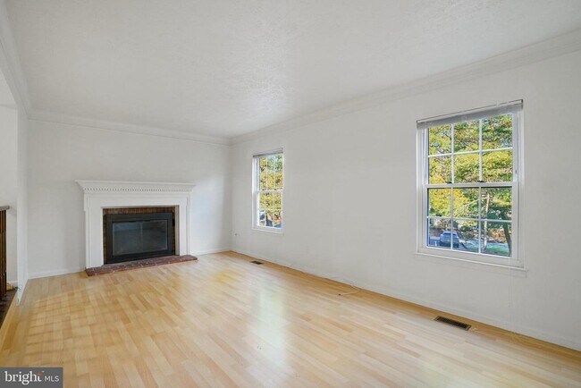 Building Photo - 6515 Field Master Dr