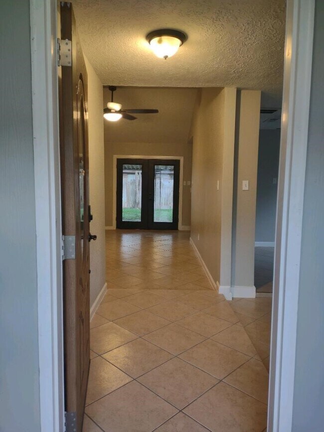 Building Photo - 4502 Donalbain Dr
