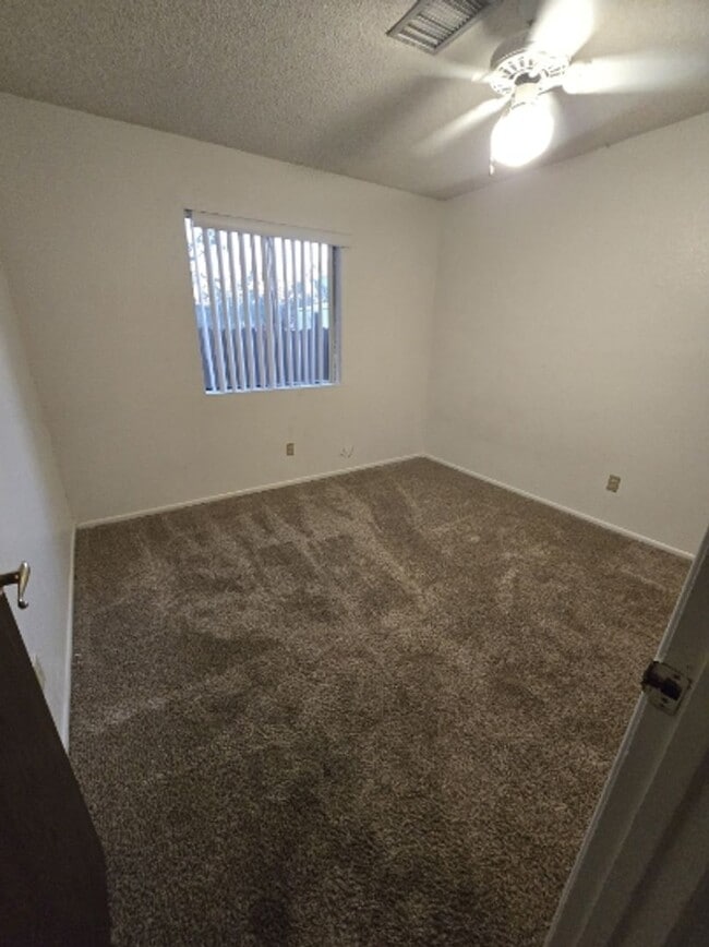 Building Photo - TRIPLEX 2BD/1BA COMING SOON!!! SPACIOUS BACKYARD!!