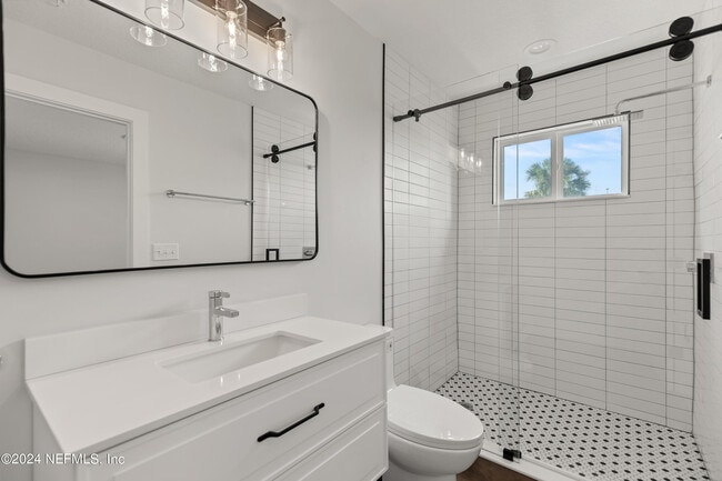 Building Photo - 223 19th St N