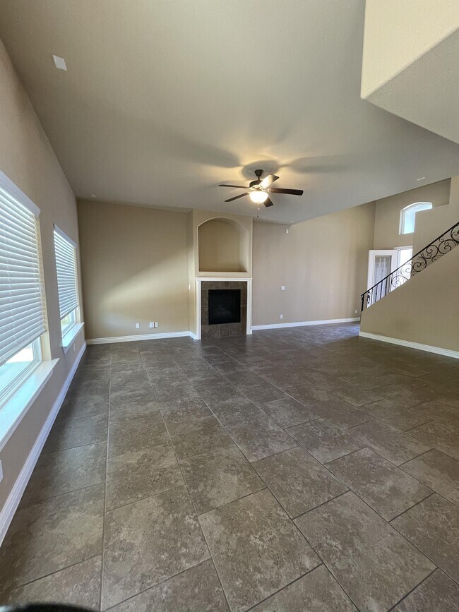 Building Photo - 3724 Coco Palm Dr