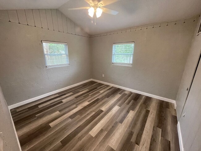 Building Photo - Eustis 2 Bed 2 Bath Home w/ Den