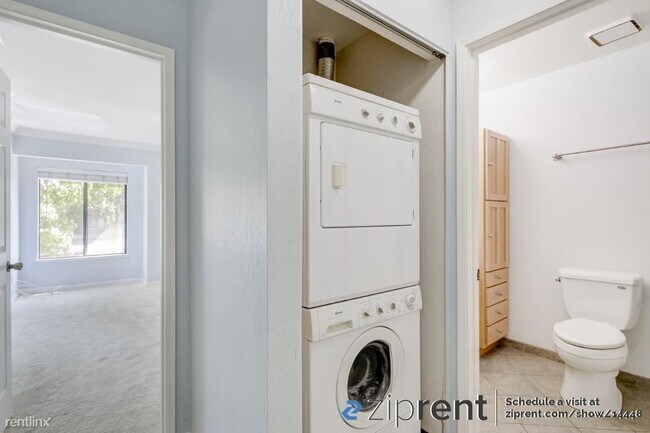 Building Photo - 2 br, 1.5 bath Townhome - 312 Eastgate Ln,...