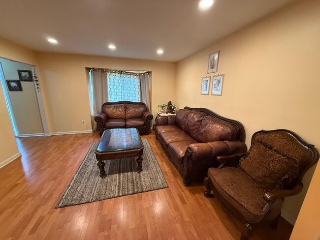 Building Photo - 22291 Arbor Ln