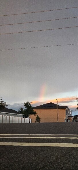 Building Photo - 1113 Saguaro St