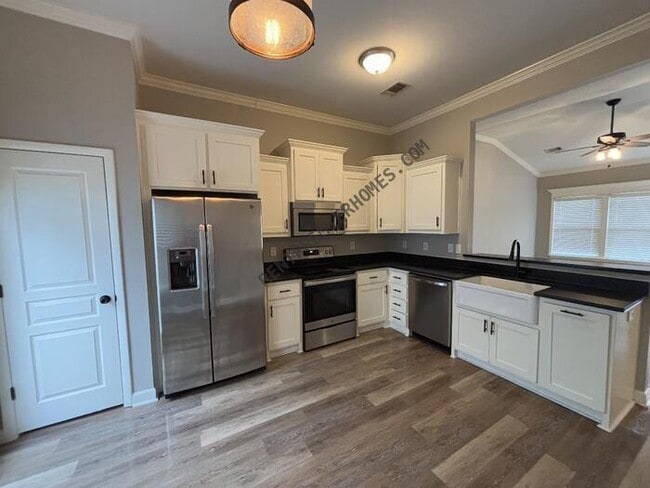 Building Photo - 32 Woodhaven Dr