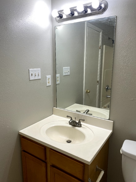 Building Photo - 9020 Titans Dr