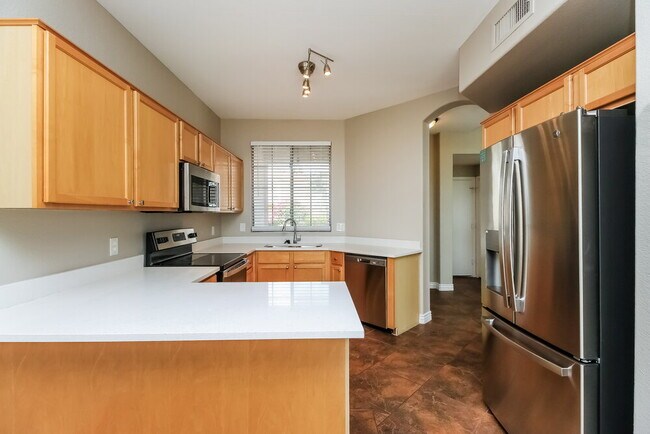 Building Photo - 40204 Calabria St