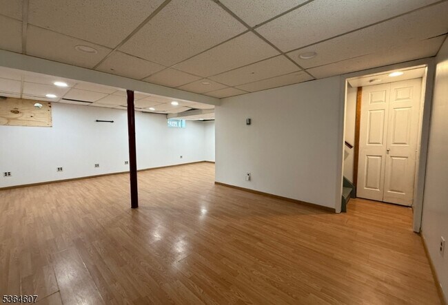Building Photo - 726 Midwood Rd