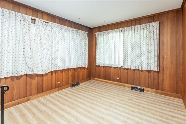 Building Photo - 425 Highland Ave