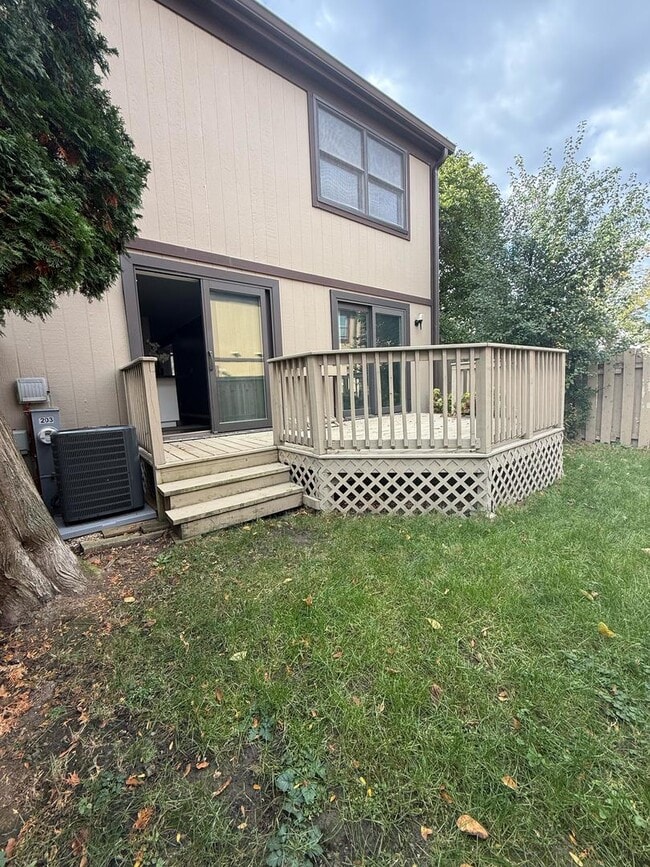 Building Photo - 203 Stafford Dr