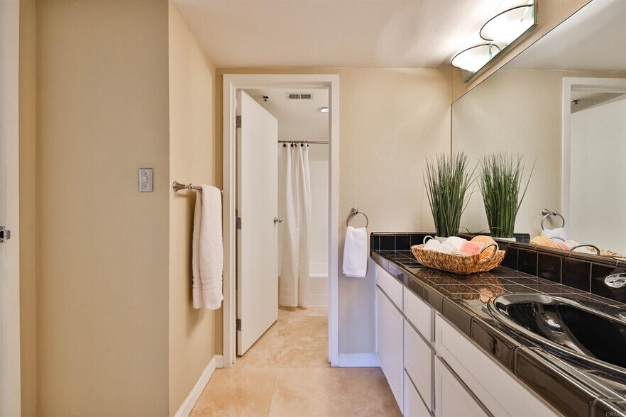 Building Photo - 1514 7th Ave