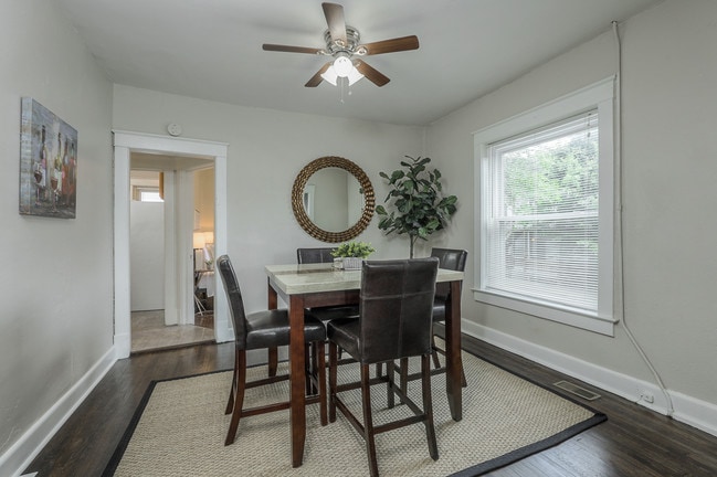 Building Photo - 2710 Holmes St