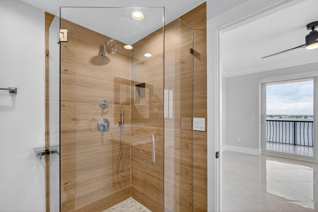 Building Photo - 5150 N Ocean Dr