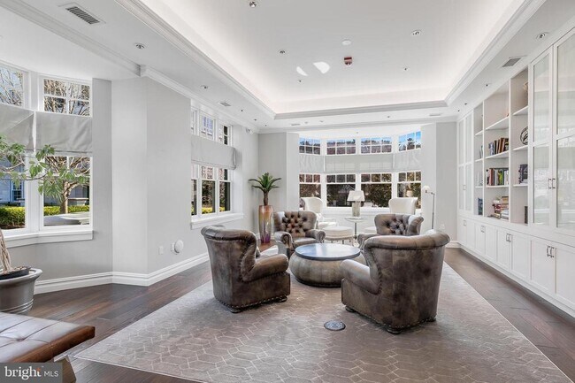 Building Photo - 8201 River Rd