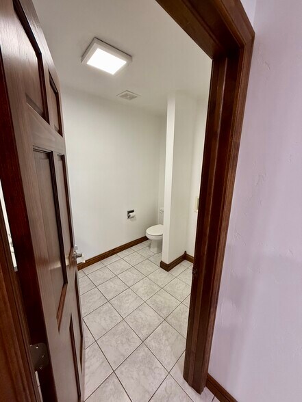 Building Photo - 707 Edge Point Ct