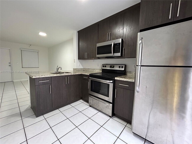 Building Photo - 2575 SW 27th Ave