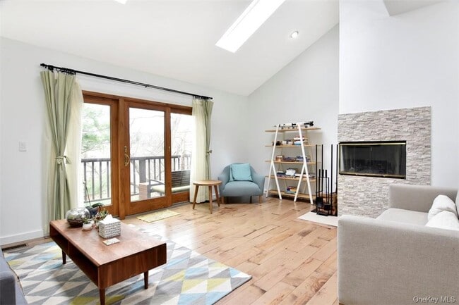 Building Photo - 63 Sunnyside Pl