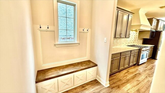 Building Photo - 10012 Adagio Cv