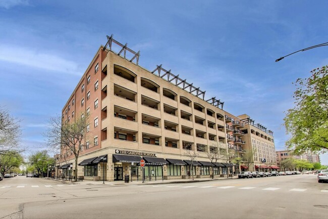 Primary Photo - 1301 W Madison St