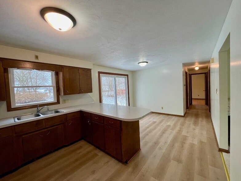 Building Photo - 9841 Smithdale Ave NE