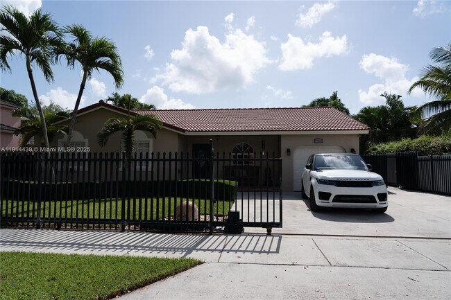 Building Photo - 17992 SW 152nd Ct