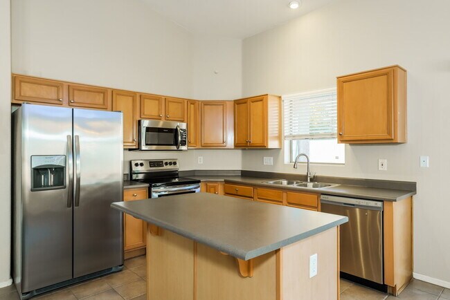 Building Photo - 13426 W Crocus Dr