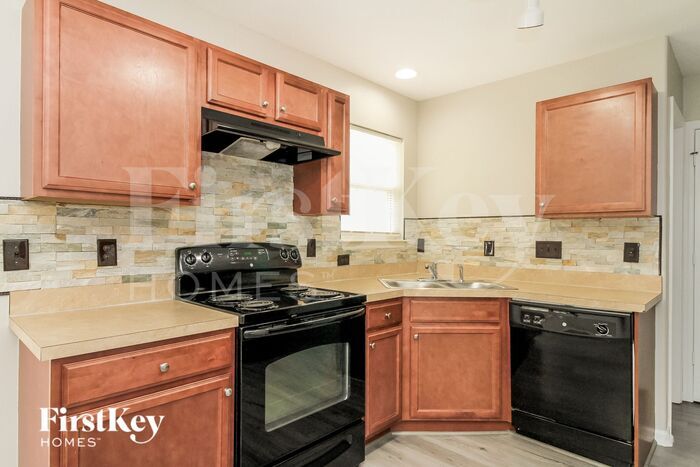 Building Photo - 5350 Gyddie Dr