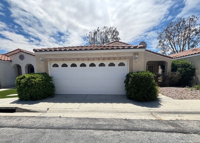 Building Photo - Single Story West Rosamond Home