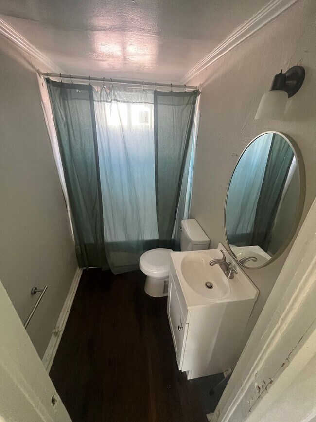 Building Photo - Small Family Home In Berryhill!