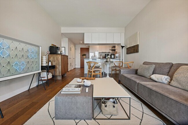 Building Photo - 99 Hudson St