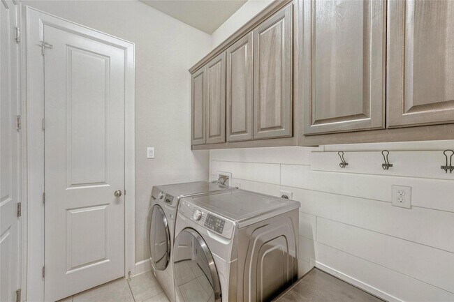 Building Photo - 112 Lockhart Lp