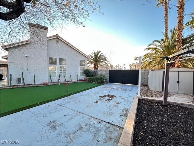 Building Photo - 9070 Trombone Ln