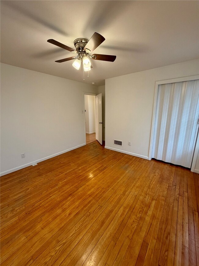 Building Photo - 317 Thomas Ave