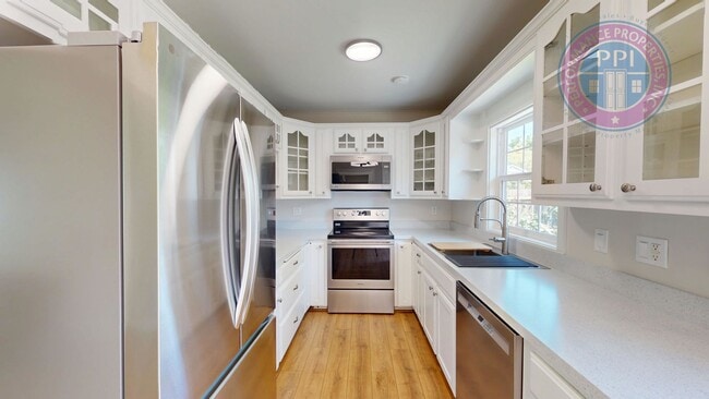 Building Photo - Portland's Sought After University Park!!!  Luxury Classic Ranch Style Home, Completely Renovated...