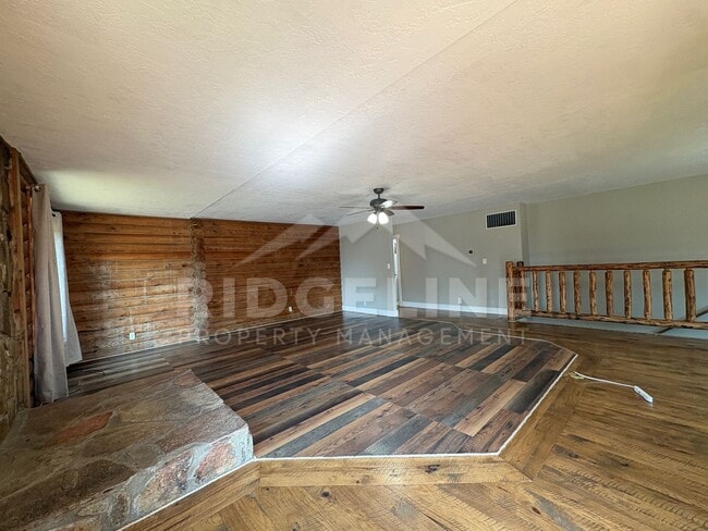 Building Photo - 948 N 900 E