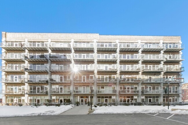 Building Photo - 748 N 3rd St