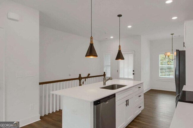 Building Photo - 2050 Bolton Rd NW