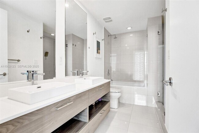 Building Photo - 1300 S Miami Ave