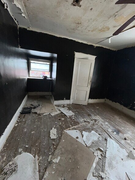 Building Photo - 1337 Walton Ave