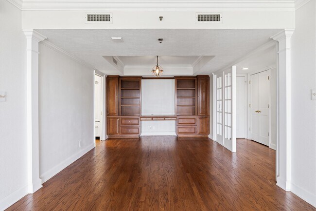 Building Photo - 3211 W Swann Ave