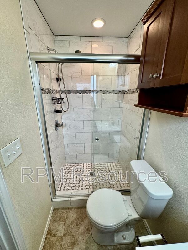 Building Photo - 440 E Carson Ln