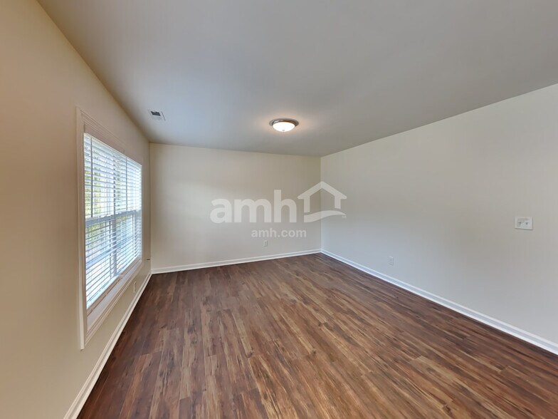 Building Photo - 6821 Missionary Ridge Dr