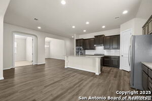 Building Photo - 6595 Mason Vly