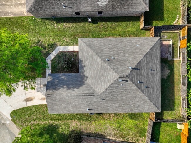 Building Photo - 8810 Willow Spur Dr