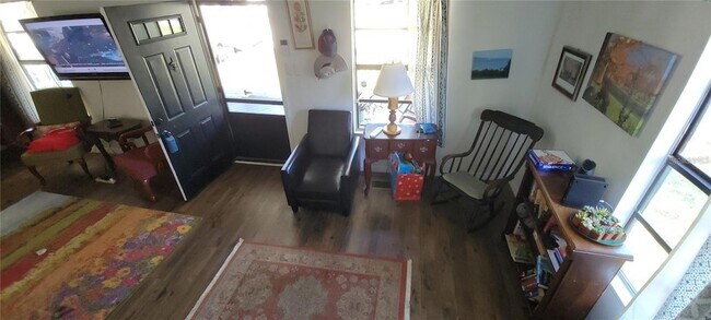 Building Photo - 416 W Howry Ave