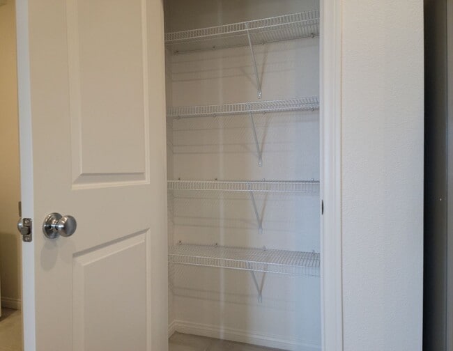 Building Photo - WOW Affordable Townhome in Inspirada